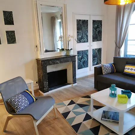 Aviator Apartment *