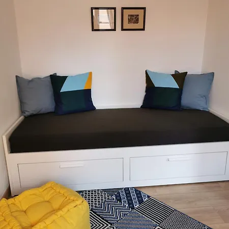 Aviator Apartment *