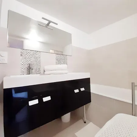 Aviator Apartment Carcassonne